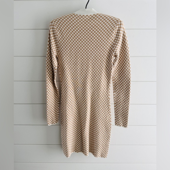 Abercrombie & Fitch Cream and Tan Long Sleeve Sweater Dress, Size MT - Picture 2 of 7